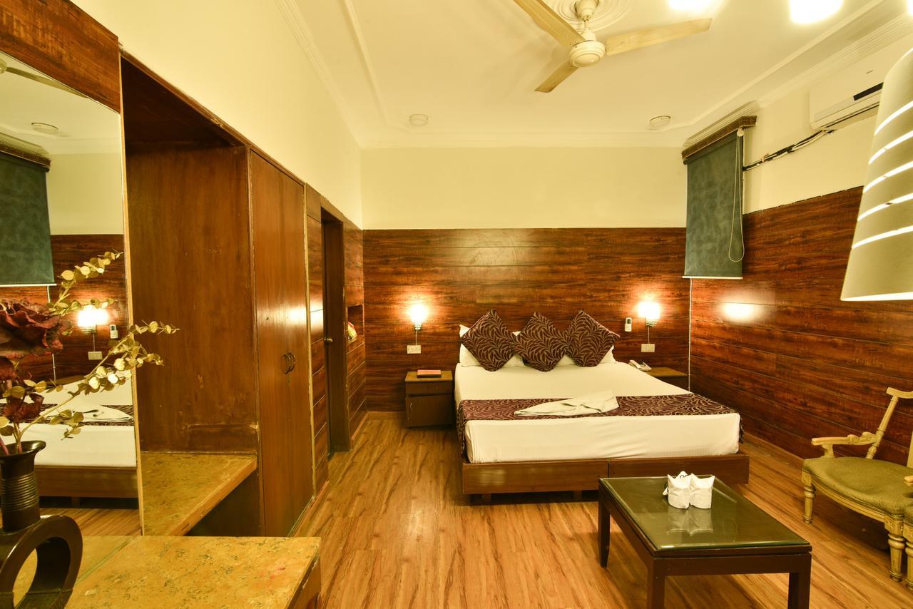 Casa Royal Bed & Breakfast Yeni Delhi Dış mekan fotoğraf